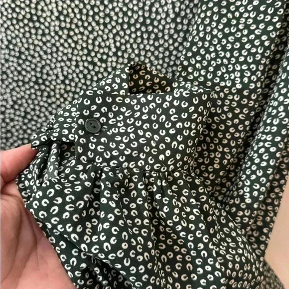 All in Favor Green Polka Dot Mini Blouse (Size L) - Picture 7 of 8